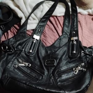 Black Shoulder Tote with Dual Front Zip Pockets